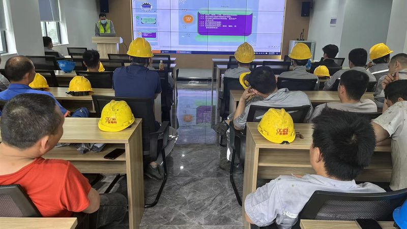 行业现状：市场庞大，良莠不齐